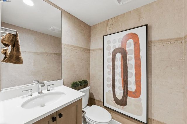 1660 Clement Avenue, Alameda, CA 94501