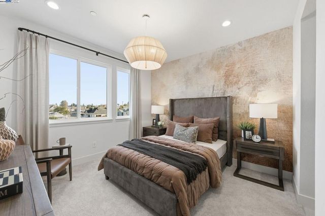 1660 Clement Avenue, Alameda, CA 94501