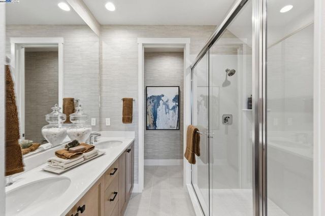 1660 Clement Avenue, Alameda, CA 94501