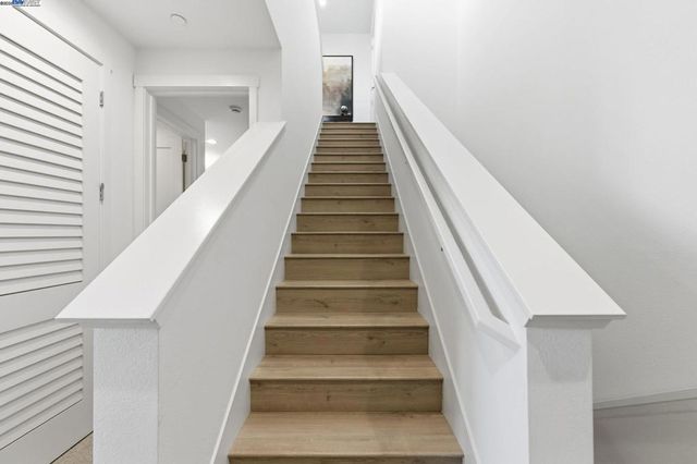 1660 Clement Avenue, Alameda, CA 94501