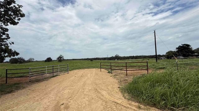 8200 Old Colony Line RD, Dale, TX 78616