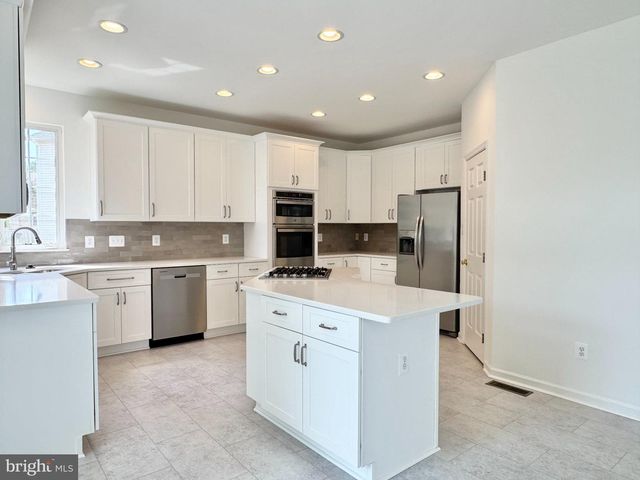 47 MONTGOMERY DR, Stafford, VA 22556
