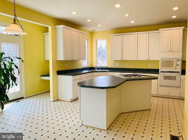 47 MONTGOMERY DR, Stafford, VA 22556
