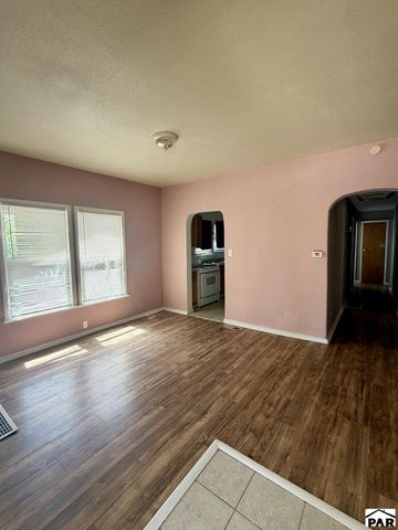 1109 N La Crosse Ave, Pueblo, CO 81001