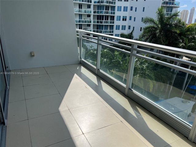 2950 NE 188th St 444, Aventura, FL 33180