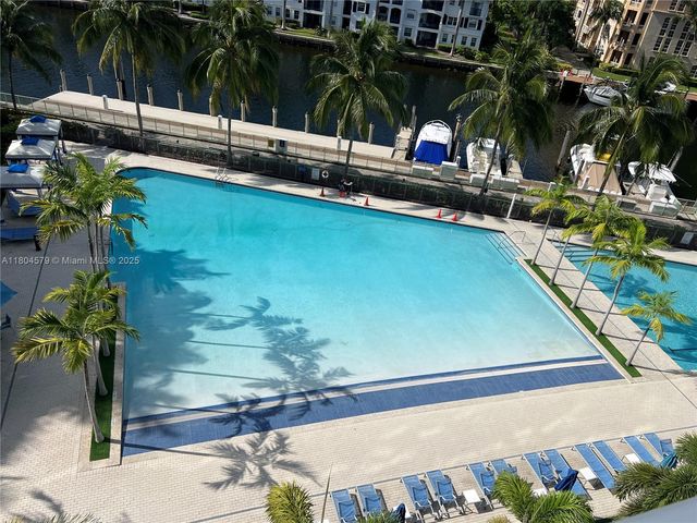 2950 NE 188th St 444, Aventura, FL 33180