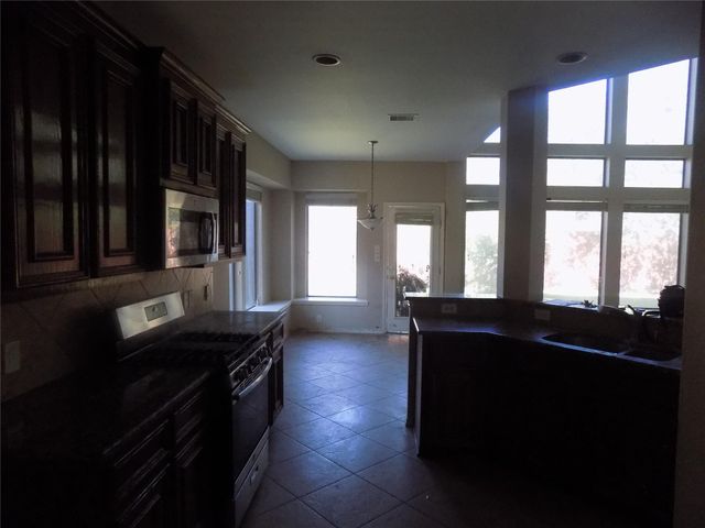 4522 Long Creek Drive, Fresno, TX 77545