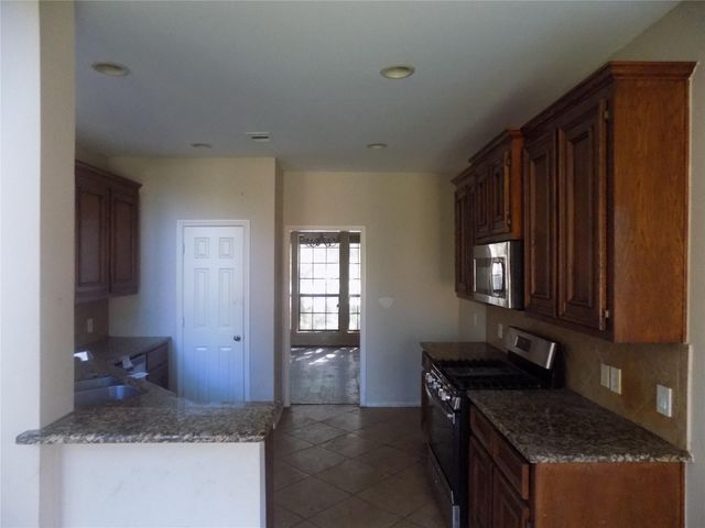 4522 Long Creek Drive, Fresno, TX 77545