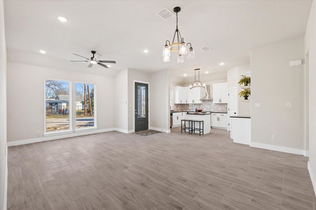 5940 Wall Avenue, Haltom City, TX 76117