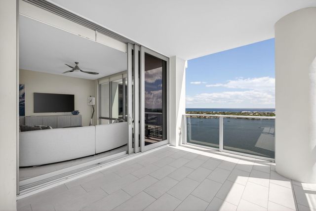 2 Water Club Way 2004, North Palm Beach, FL 33408