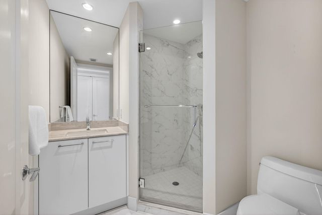 2 Water Club Way 2004, North Palm Beach, FL 33408