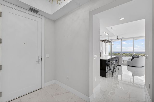 2 Water Club Way 2004, North Palm Beach, FL 33408