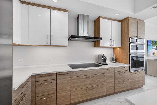 2 Water Club Way 2004, North Palm Beach, FL 33408