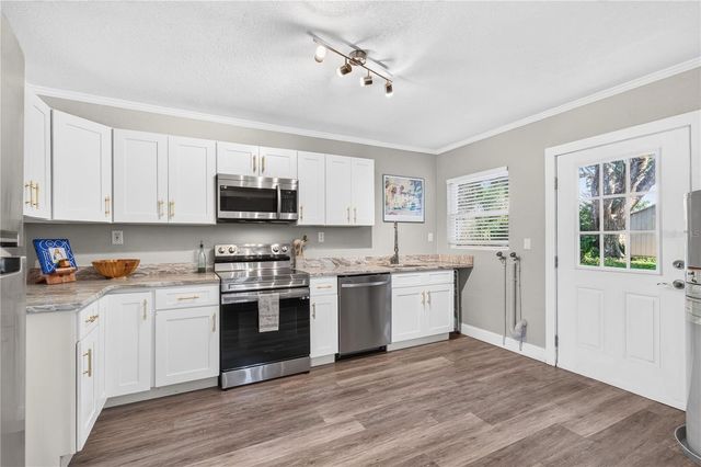 915 DOWD AVENUE, Orlando, FL 32804