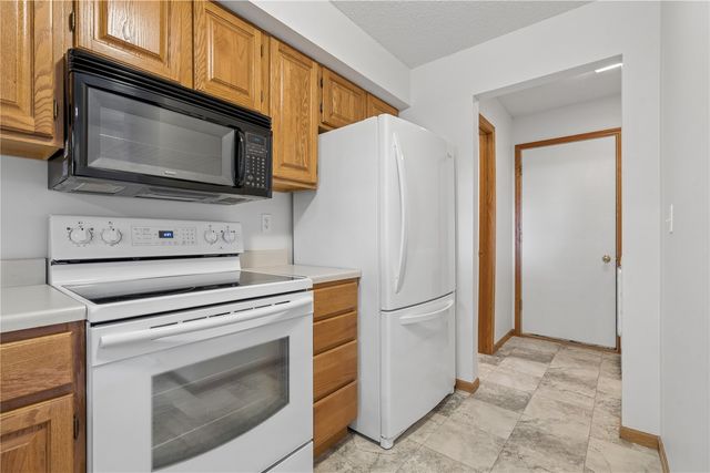 2680 Pheasant Ridge Ct, Marion, IA 52302