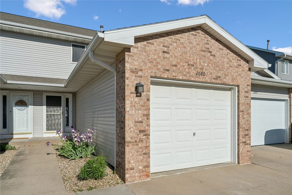 2680 Pheasant Ridge Ct, Marion, IA 52302