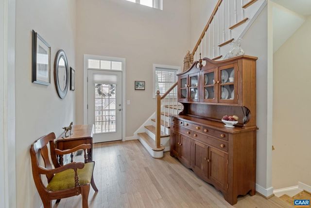 195 BROOKWOOD DR, Charlottesville, VA 22902