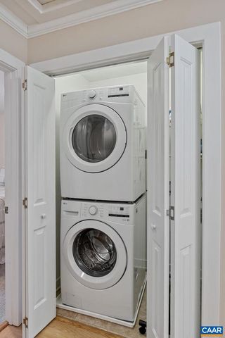 195 BROOKWOOD DR, Charlottesville, VA 22902