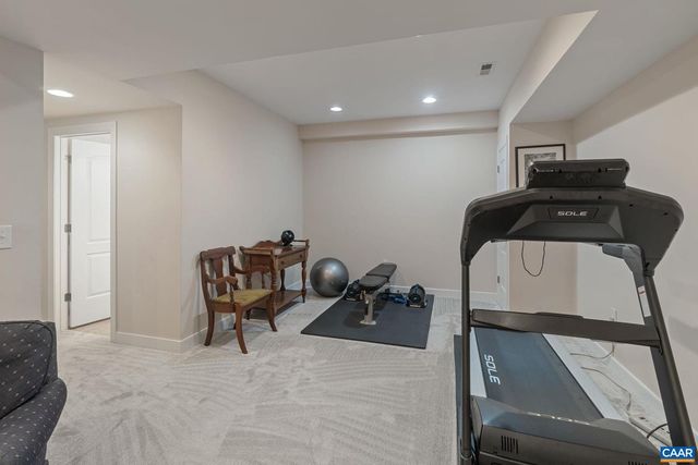 195 BROOKWOOD DR, Charlottesville, VA 22902