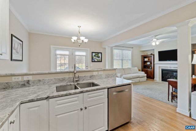 195 BROOKWOOD DR, Charlottesville, VA 22902