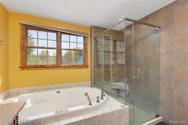 30115 Munger Drive, Livonia, MI 48154