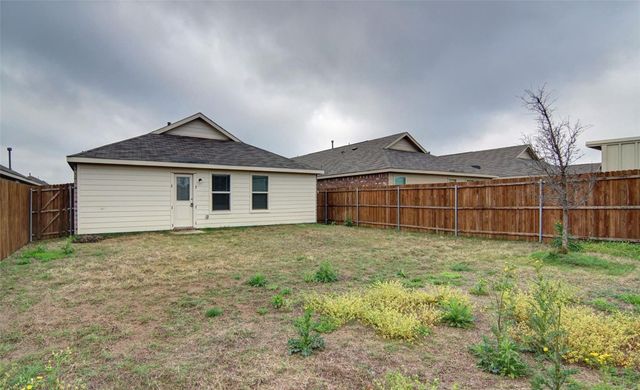 1106 Lady Bird Street, Ennis, TX 75119
