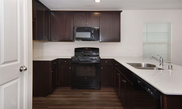 1106 Lady Bird Street, Ennis, TX 75119