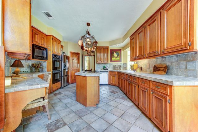 1131 Plantation Drive, Richmond, TX 77406