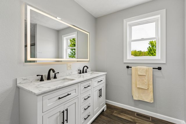 12470 N Placidview Lane, Milford, IN 46542