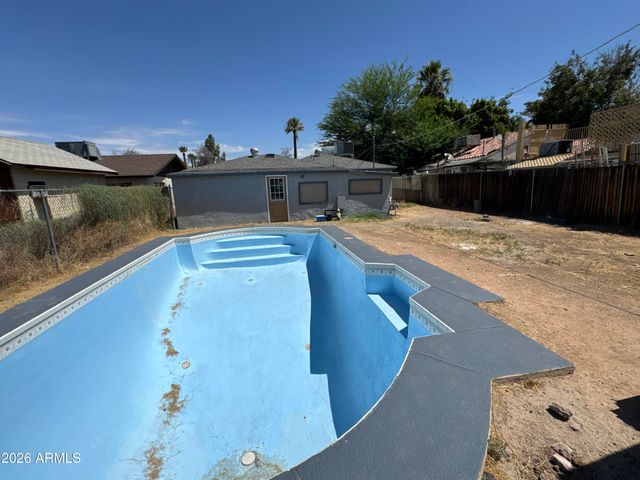 2041 E HARVARD Street, Phoenix, AZ 85006