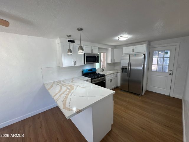 2041 E HARVARD Street, Phoenix, AZ 85006