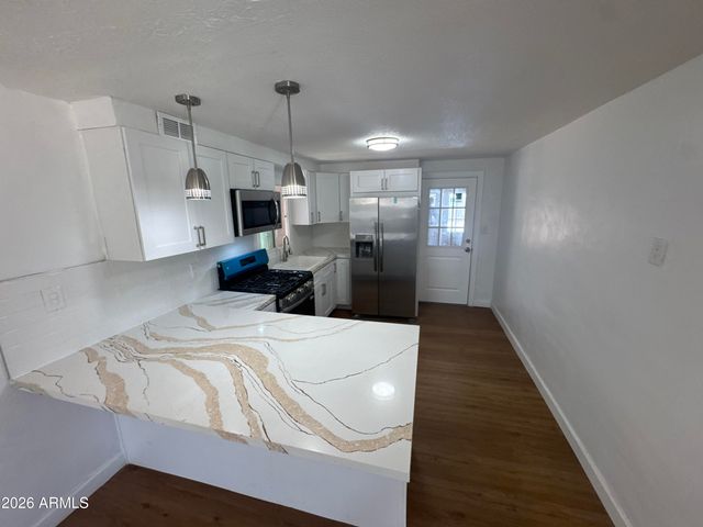 2041 E HARVARD Street, Phoenix, AZ 85006