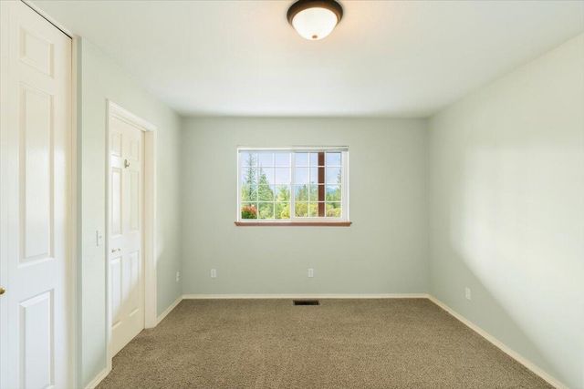 332 Alpine Drive, Mount Shasta, CA 96067