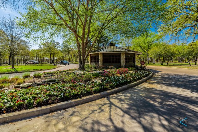 285 HideAway Drive, Mabank, TX 75156