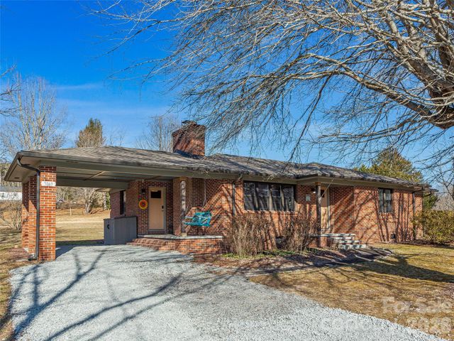 3869 Crab Creek Road, Penrose, NC 28739