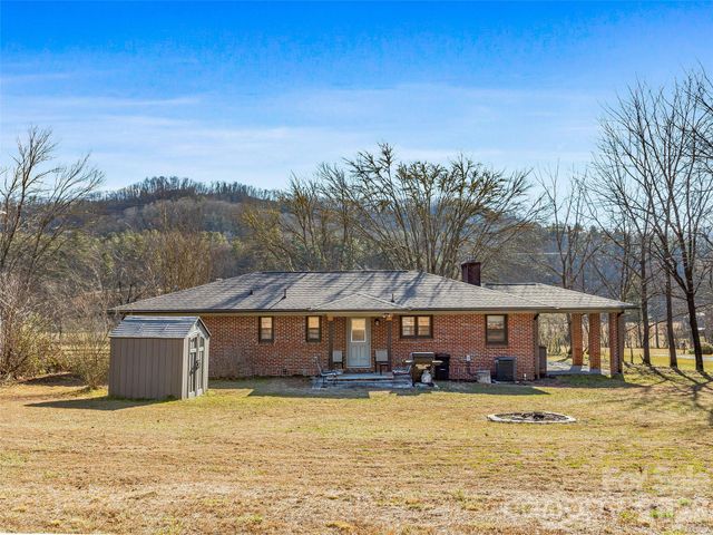 3869 Crab Creek Road, Penrose, NC 28739