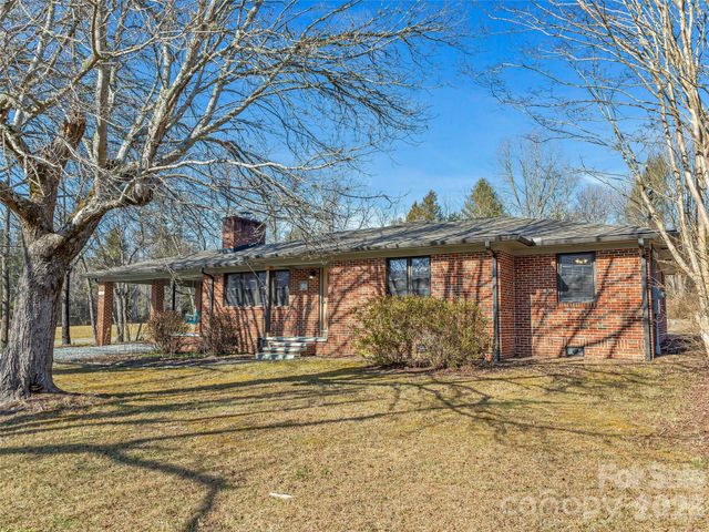 3869 Crab Creek Road, Penrose, NC 28739