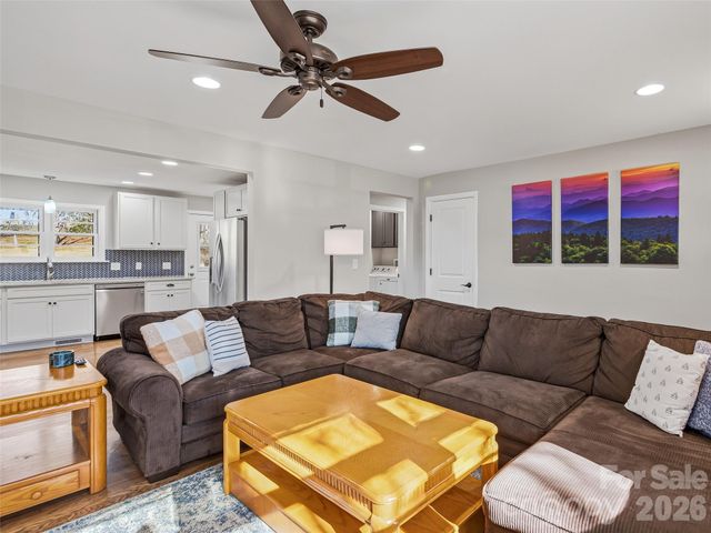 3869 Crab Creek Road, Penrose, NC 28739