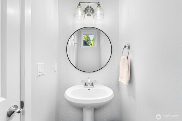 8030 212th Street SW, Edmonds, WA 98026