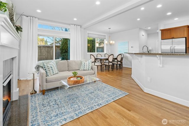 8030 212th Street SW, Edmonds, WA 98026