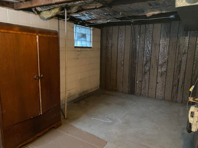 546 Gostlin Street, Hammond, IN 46327