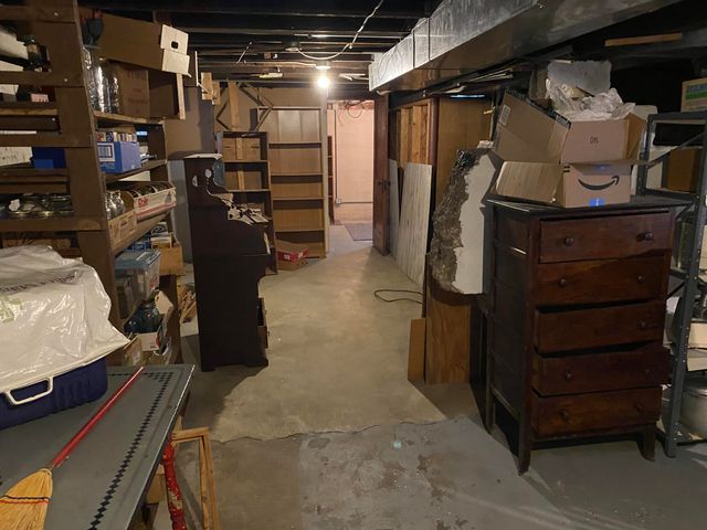 546 Gostlin Street, Hammond, IN 46327