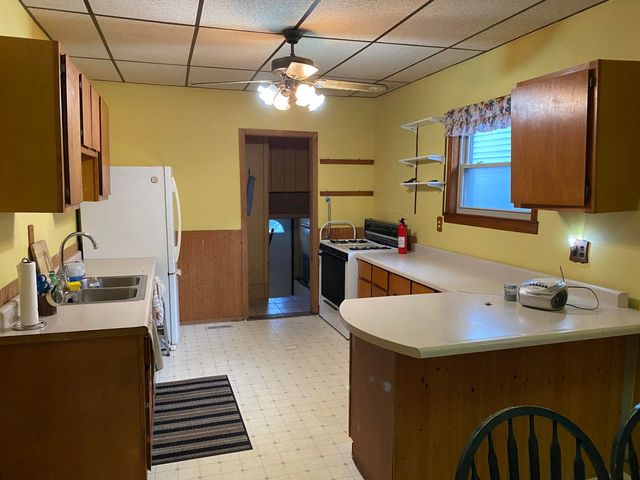 546 Gostlin Street, Hammond, IN 46327