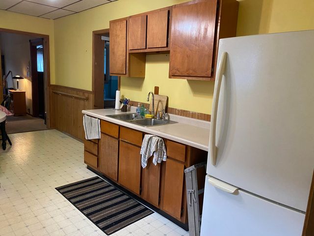 546 Gostlin Street, Hammond, IN 46327