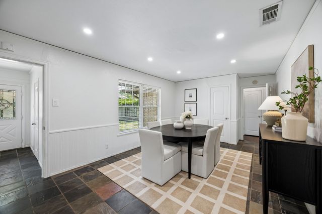 9262 Forest Hills Boulevard, Dallas, TX 75218