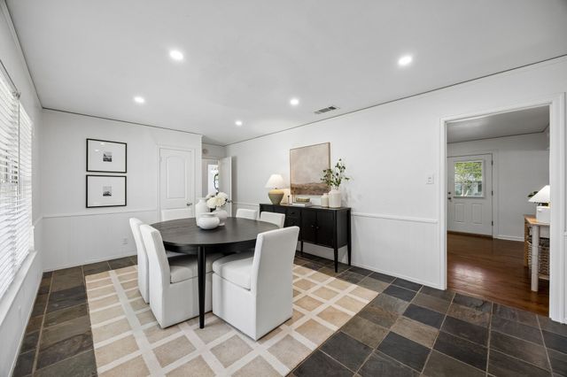 9262 Forest Hills Boulevard, Dallas, TX 75218