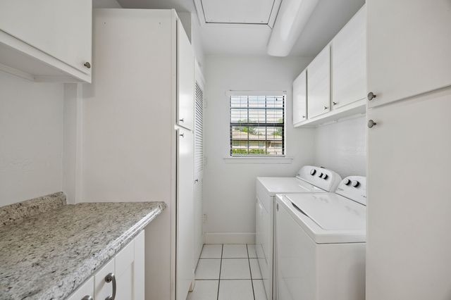 9262 Forest Hills Boulevard, Dallas, TX 75218