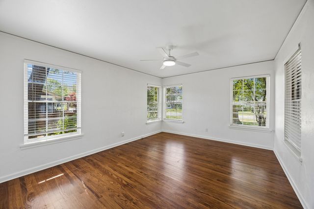 9262 Forest Hills Boulevard, Dallas, TX 75218