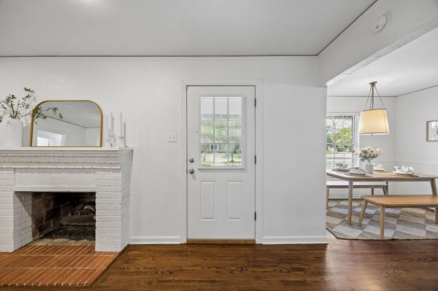 9262 Forest Hills Boulevard, Dallas, TX 75218