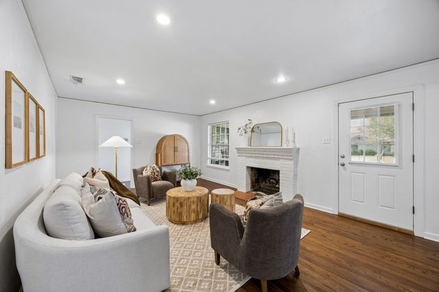 9262 Forest Hills Boulevard, Dallas, TX 75218